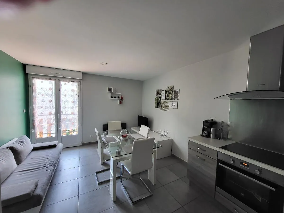 Apartment Nicolas Luz-Saint-Sauveur
