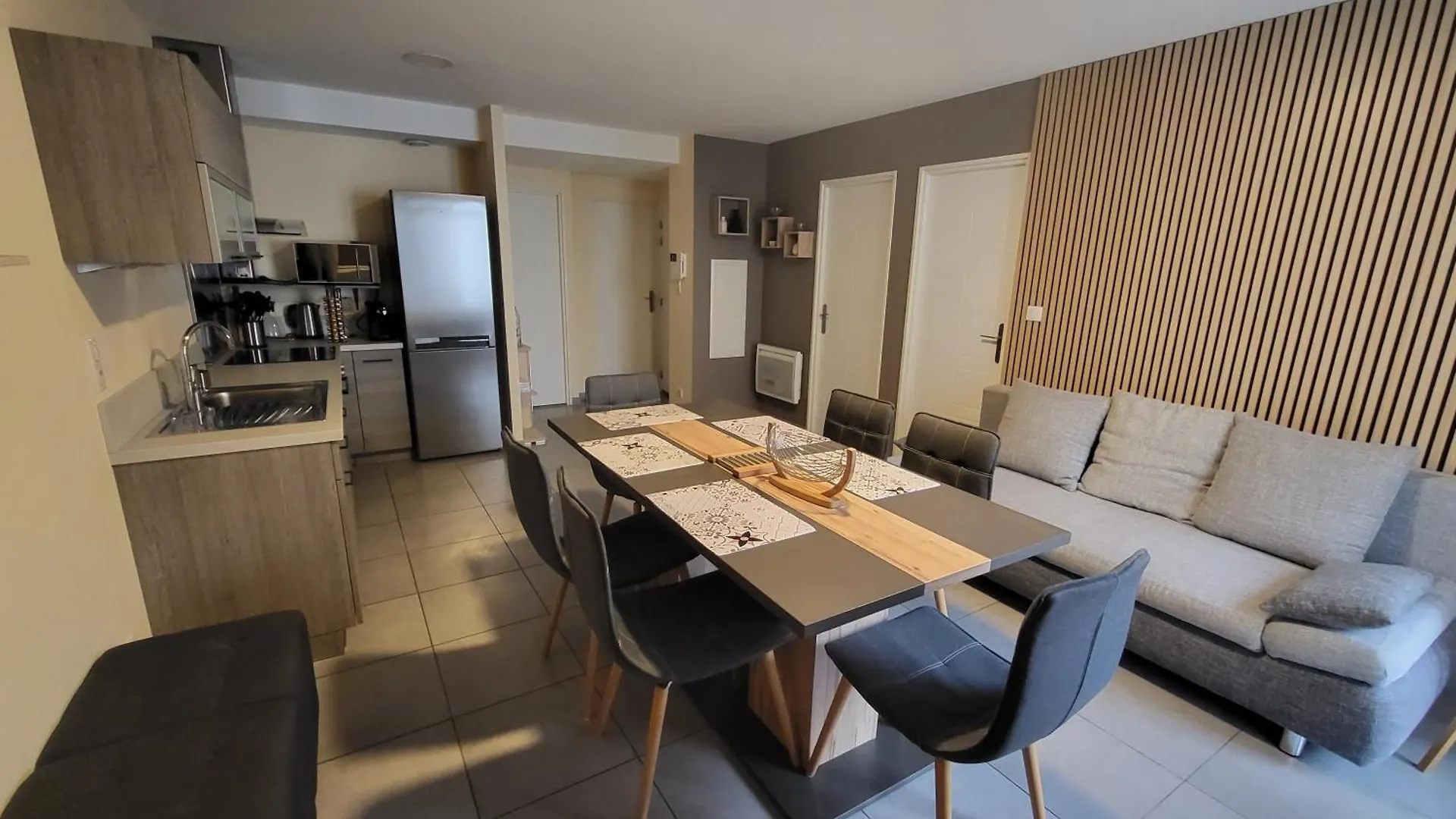 Apartment Nicolas Luz-Saint-Sauveur 0*,  Francia